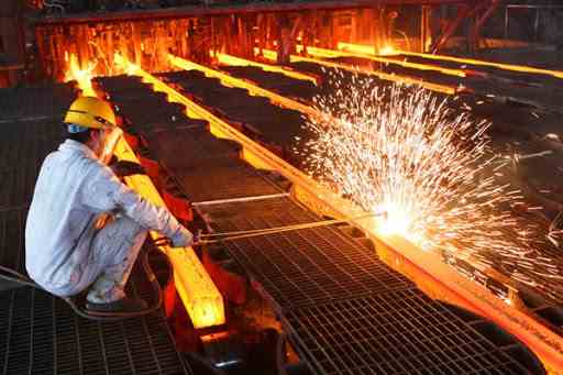 بررسی وضعیت صنعت فولاد ایران در دو سال اخیر